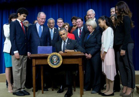 essa-signing-banner 600 | MiddleWeb US Dept. of Education